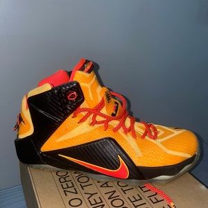 Men’s Lebron Sneakers